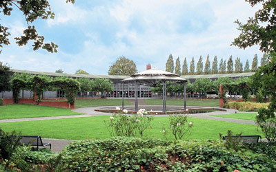 Runder Pavillon im Park.
